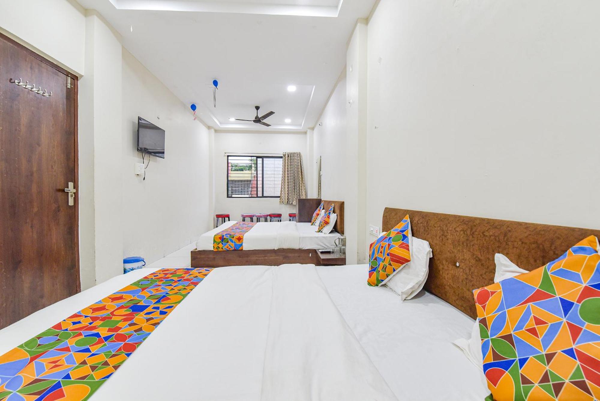 Fabexpress Devani Palace Ujjain Exterior foto